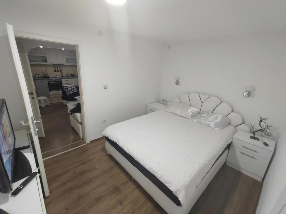 Bilja'S House Apartment Nis Luaran gambar