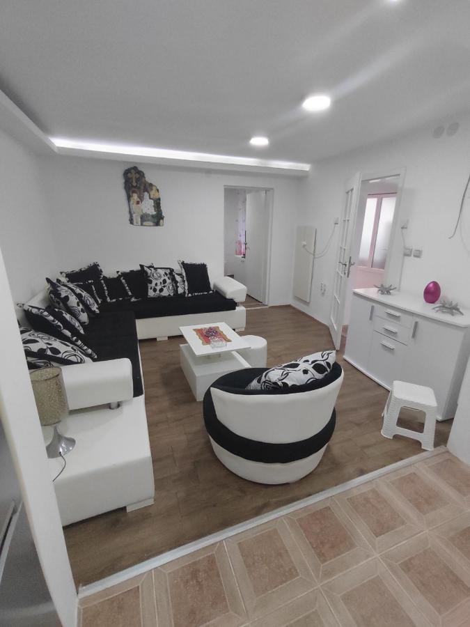 Bilja'S House Apartment Nis Luaran gambar